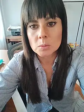 Snapshot of Lyonette_reading1 chatting on February 2026 02:06:01 PM Lyonette reading1 online show from February 2026 02:06:01 PM