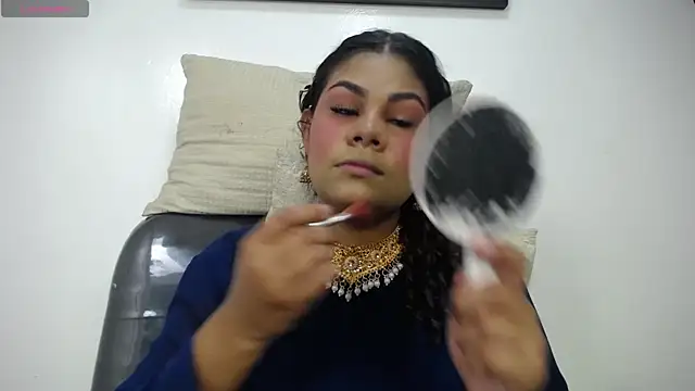 yaazhinii online show from April 2026 11:42:02 AM