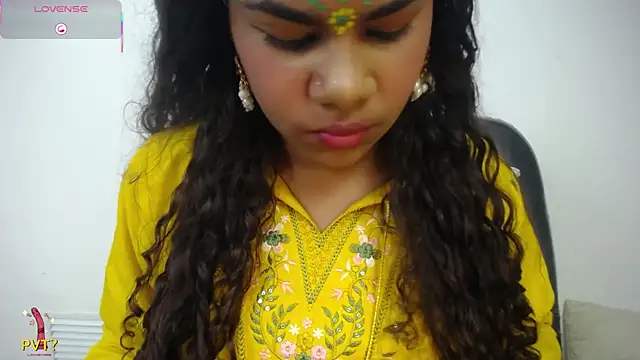 yaazhinii online show from May 2026 12:11:01 PM