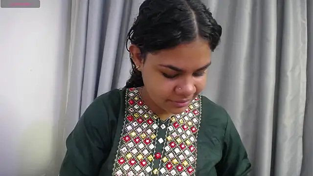 yaazhinii online show from June 2026 11:46:01 AM