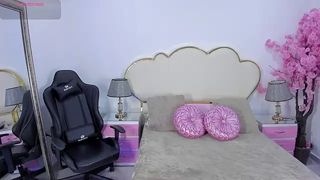 YazminJenner online show from July 2026 05:43:02 AM