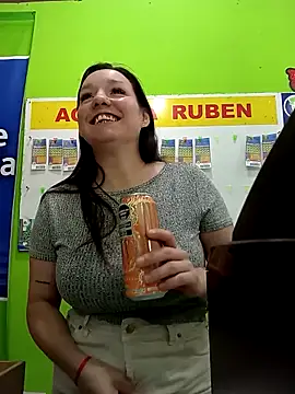 Snapshot of Beesametoda chatting on February 2026 04:49:02 PM Beesametoda online show from February 2026 04:49:02 PM