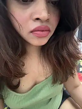 Snapshot of riya_sharma11 chatting on February 2026 10:37:01 PM riya sharma11 online show from February 2026 10:37:01 PM