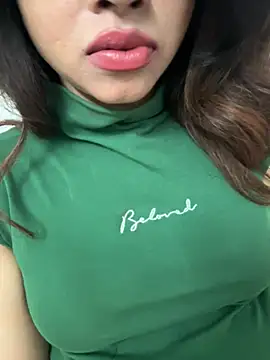 Snapshot of riya_sharma11 chatting on February 2026 12:29:02 AM riya sharma11 online show from February 2026 12:29:02 AM