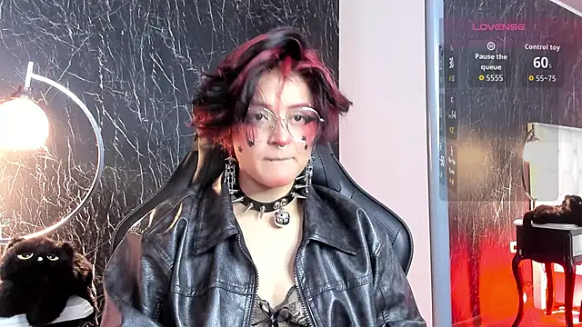 YuuMiko online show from April 2026 12:36:02 PM