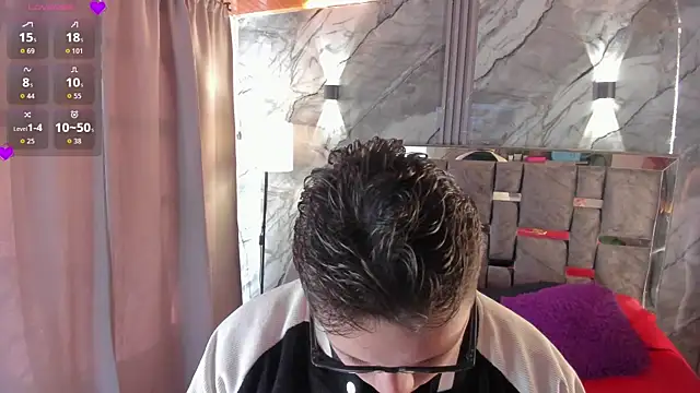Snapshot of Manson_and_Zoe chatting on April 2026 11:30:02 AM Manson and Zoe online show from April 2026 11:30:02 AM