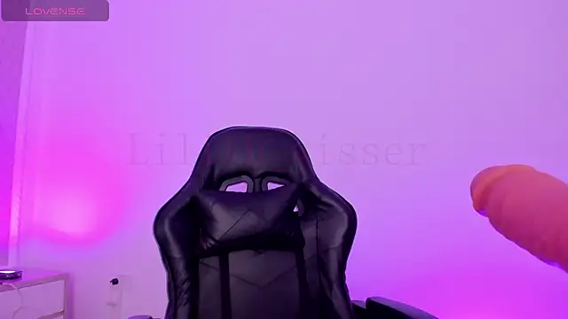 lilith visser online show from April 2026 08:47:01 PM