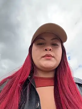 Lia-Moon77 online show from May 2026 04:37:02 PM