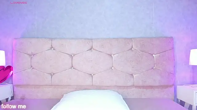 Chloe Miiler online show from February 2026 12:38:02 PM