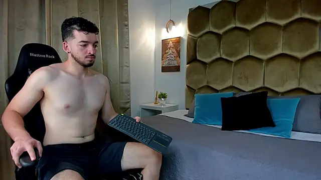 Logan Wolf-js online show from April 2026 03:20:02 PM