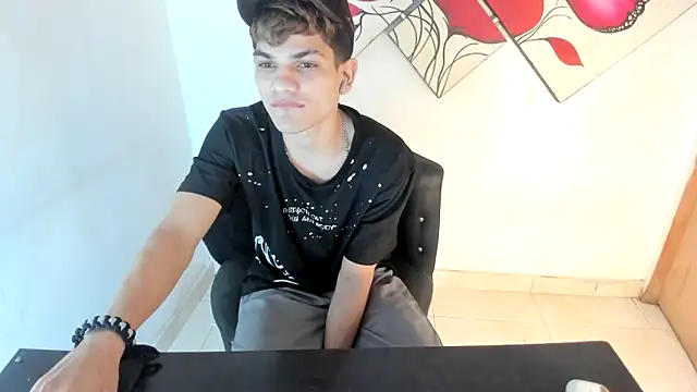 Jesshot bigcock20cm online show from May 2026 04:41:01 AM