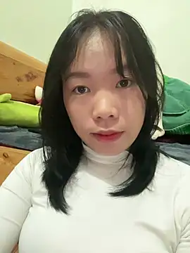 Snapshot of DoliceGirl2k chatting on February 2026 03:33:02 AM DoliceGirl2k online show from February 2026 03:33:02 AM