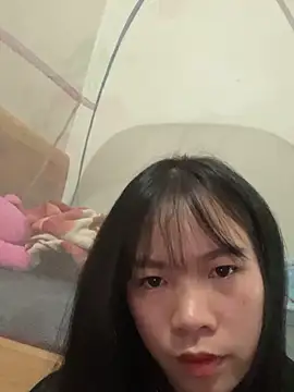 Snapshot of DoliceGirl2k chatting on February 2026 04:02:01 AM DoliceGirl2k online show from February 2026 04:02:01 AM