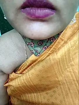 Snapshot of Tamilkannadacouple chatting on April 2026 06:01:02 PM Tamilkannadacouple online show from April 2026 06:01:02 PM