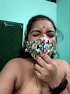 Snapshot of Tamilkannadacouple chatting on April 2026 06:02:02 PM Tamilkannadacouple online show from April 2026 06:02:02 PM