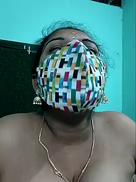 Snapshot of Tamilkannadacouple chatting on May 2026 06:26:02 PM Tamilkannadacouple online show from May 2026 06:26:02 PM