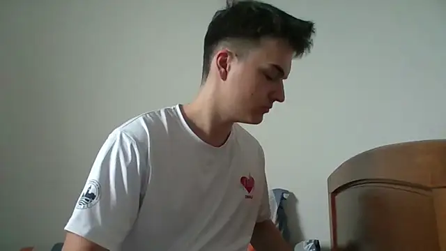 MrPine19 online show from February 2026 03:49:02 AM