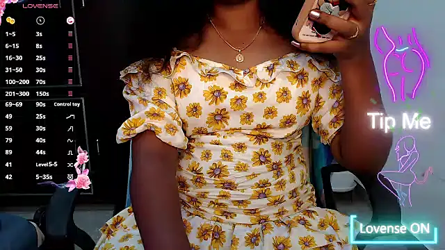 Snapshot of VixenNandhu chatting on February 2026 05:10:02 PM VixenNandhu online show from February 2026 05:10:02 PM