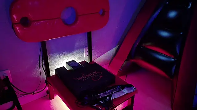 Snapshot of bellaskeykeeper chatting on February 2026 02:11:02 PM bellaskeykeeper online show from February 2026 02:11:02 PM