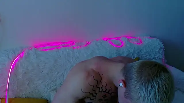 Snapshot of SterlingNoir chatting on February 2026 11:03:02 AM SterlingNoir online show from February 2026 11:03:02 AM