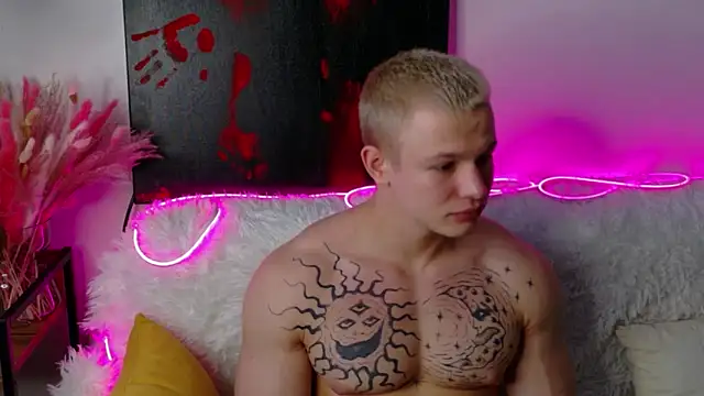 Snapshot of SterlingNoir chatting on February 2026 08:51:01 AM SterlingNoir online show from February 2026 08:51:01 AM