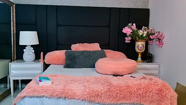 MaraGrief  online show from February 2026 12:01:01 PM