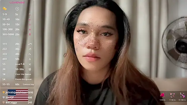 Kelly Mckinney online show from April 2026 08:28:02 PM