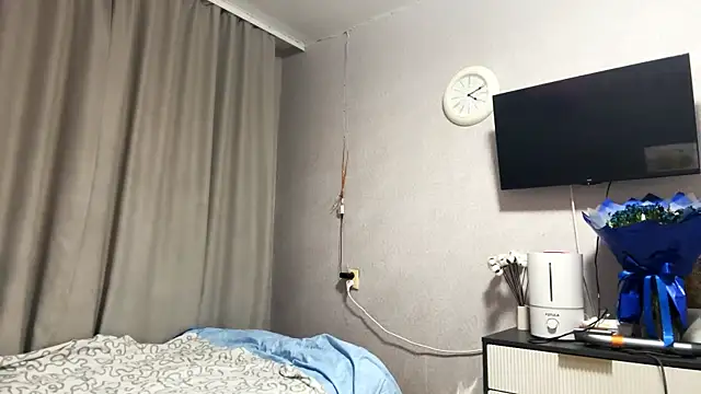 Snapshot of MilaSliger chatting on February 2026 05:35:01 PM MilaSliger online show from February 2026 05:35:01 PM