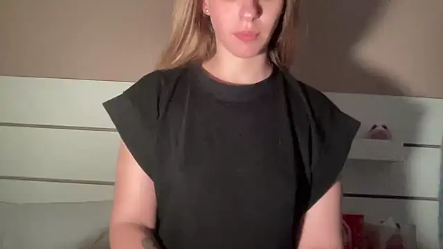 petiteetoile online show from April 2026 04:55:01 PM