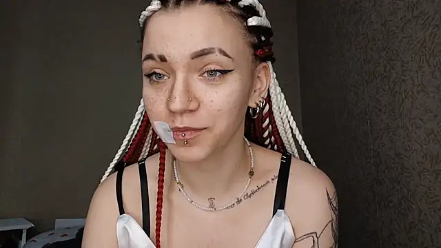 Snapshot of ShayneMilush chatting on April 2026 03:31:01 PM ShayneMilush online show from April 2026 03:31:01 PM