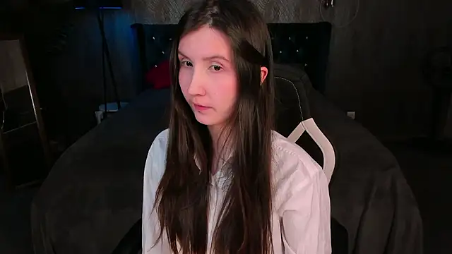 avrora shy  online show from February 2026 05:17:02 PM