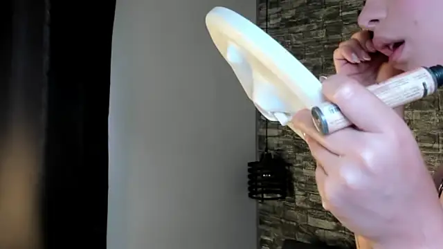 ASHLEY COLLINS1 online show from April 2026 02:17:02 PM