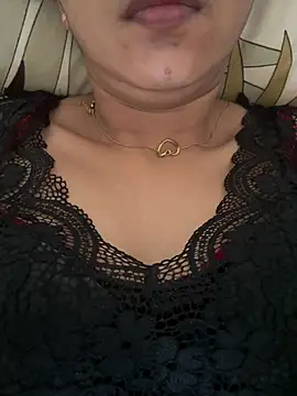 Snapshot of raavigirl chatting on July 2026 05:05:02 AM raavigirl online show from July 2026 05:05:02 AM