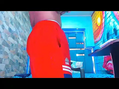 Snapshot of warmNoah chatting on February 2026 07:56:02 PM warmNoah online show from February 2026 07:56:02 PM