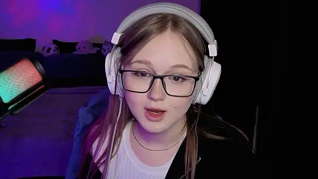 cowgirlclicker online show from February 2026 01:31:02 PM