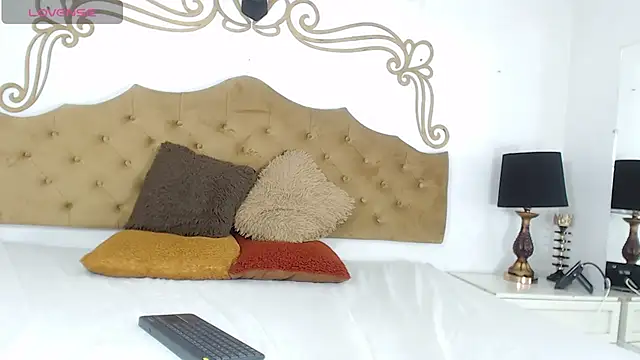 CloeCastillo online show from February 2026 09:32:02 AM