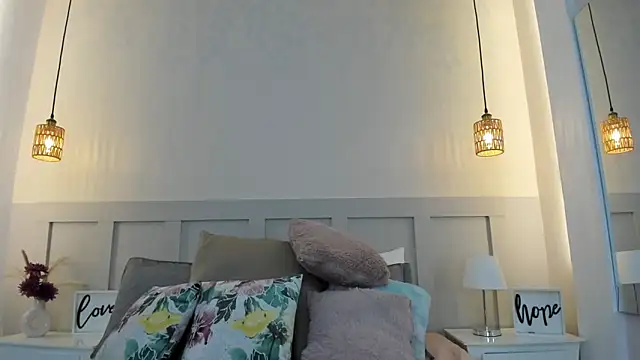 Jenya Colins online show from February 2026 05:17:02 PM