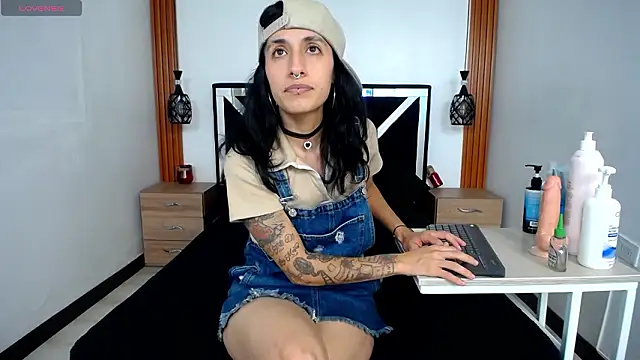 FRANCESCA LOVE  online show from March 2026 07:31:02 PM