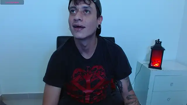 Snapshot of SkinnyDevil12 chatting on February 2026 04:17:01 AM SkinnyDevil12 online show from February 2026 04:17:01 AM