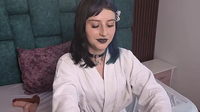 OliviaBonnie online show from February 2026 07:09:01 PM