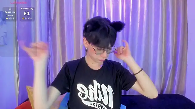 Demian Hush online show from April 2026 03:10:01 AM