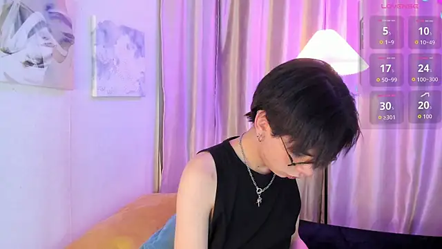 Demian Hush online show from May 2026 03:33:02 AM