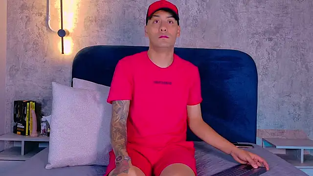 Snapshot of TommyBlue_ chatting on February 2026 06:51:02 PM TommyBlue online show from February 2026 06:51:02 PM