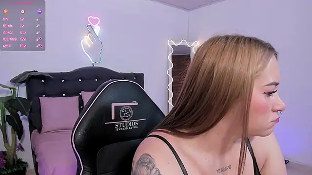 LUNAKITTY TAY online show from June 2026 11:37:02 AM