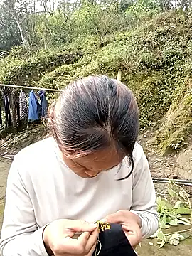 Luminana online show from March 2026 01:33:02 AM