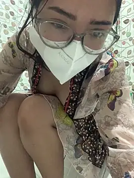 lonely lunae online show from February 2026 05:33:02 AM