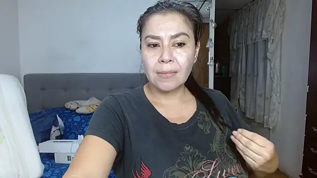 Snapshot of Karo_sexy chatting on October 2025 06:00:01 AM Karo sexy online show from October 2025 06:00:01 AM