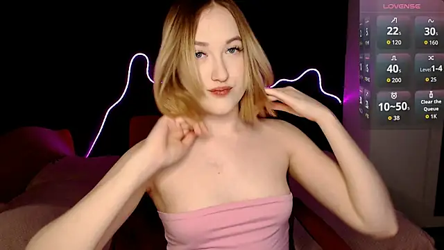 Snapshot of sofi_x_moon chatting on February 2026 01:44:02 AM sofi x moon online show from February 2026 01:44:02 AM