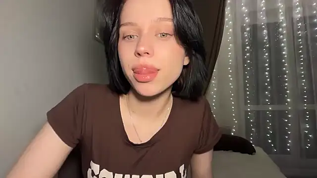  luna fox  online show from February 2026 03:59:01 PM