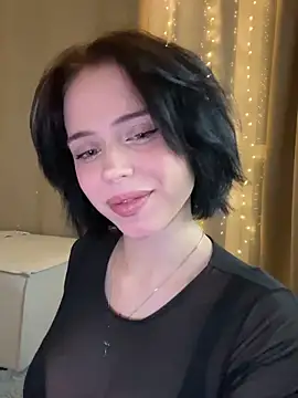  luna fox  online show from February 2026 05:09:01 PM